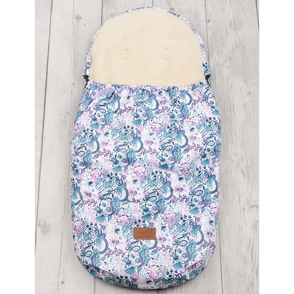 Универсальный меховой конверт AmaroBaby Little Traveller Вензеля 145х45 см